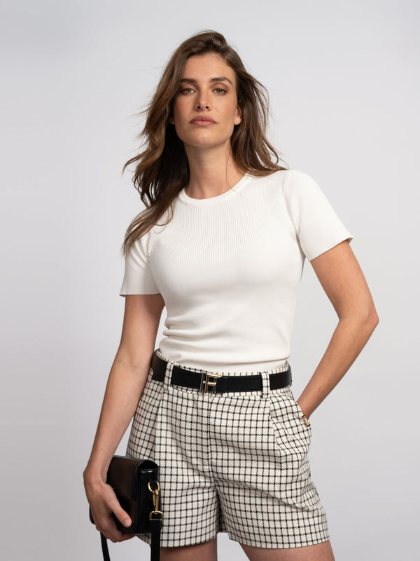 isabella short soft white/black