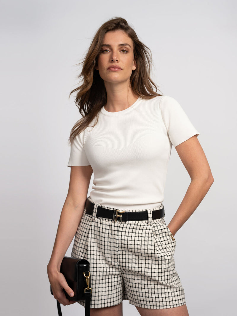 isabella short soft white/black