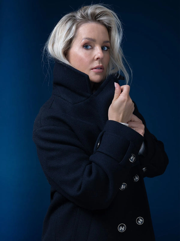 jynthe coat black