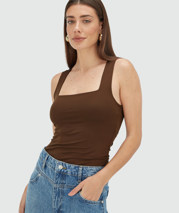 Linde top dark brown