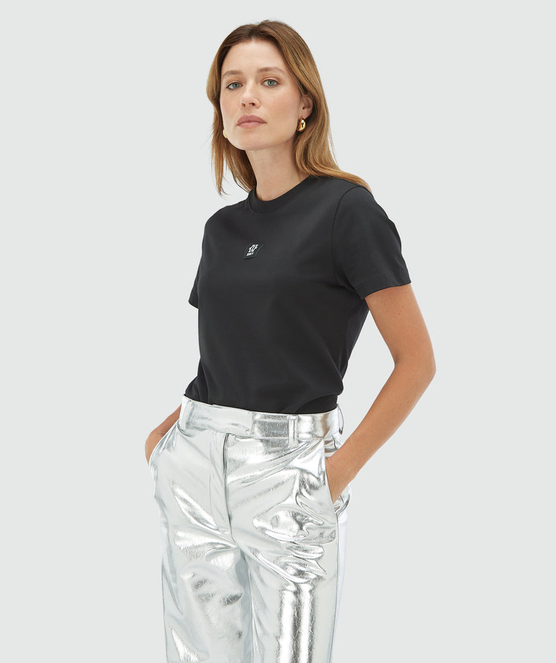 Dorie label black