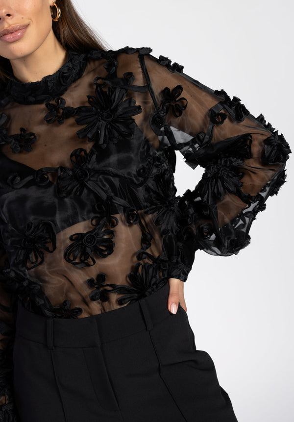 lucia flower black