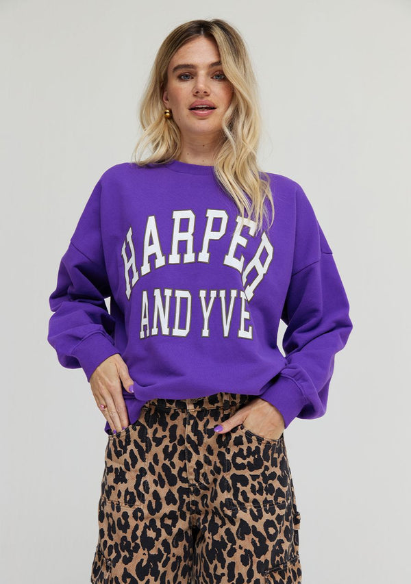 Varsity sweater passion flower